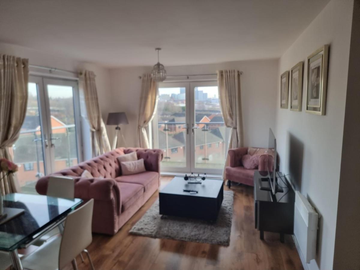 Impeccable 2-bed In Salford